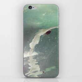 Dive to freedom iPhone Skin