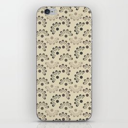 LOVELY FLORAL PATTERN iPhone Skin