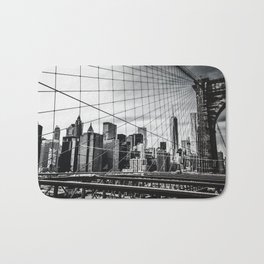 Brooklyn Bridge and Manhattan skyline in New York City black and white Bath Mat