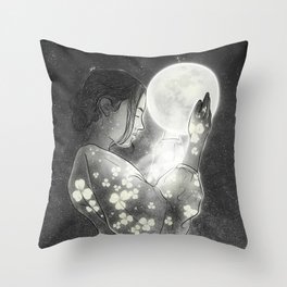 The moon & me. Throw Pillow