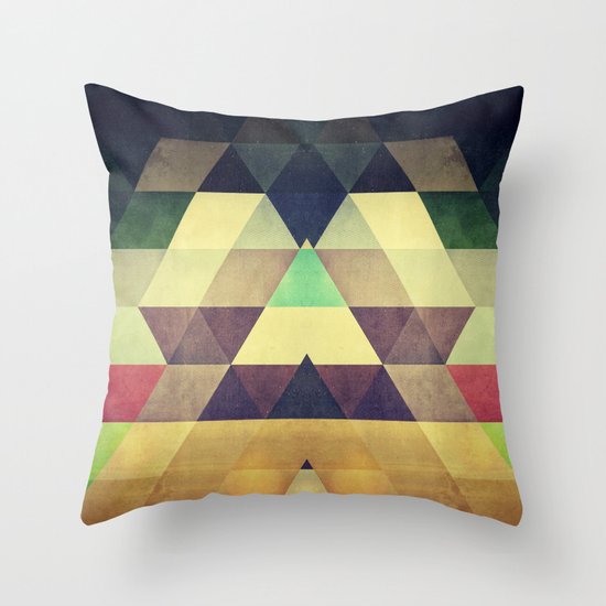 kynxypt kyllyr Throw Pillow