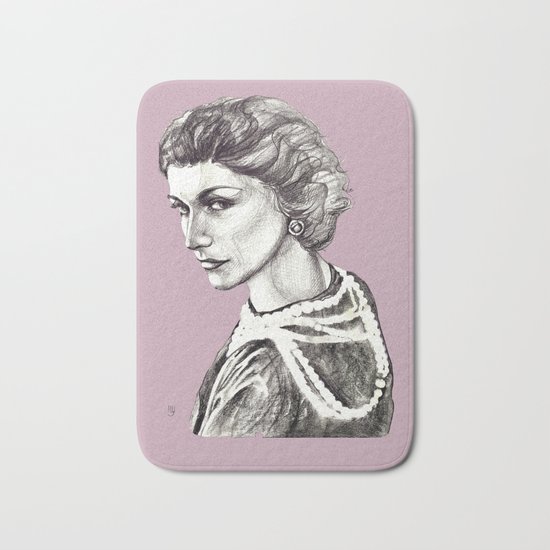 Coco portrait with pearls Bath Mat