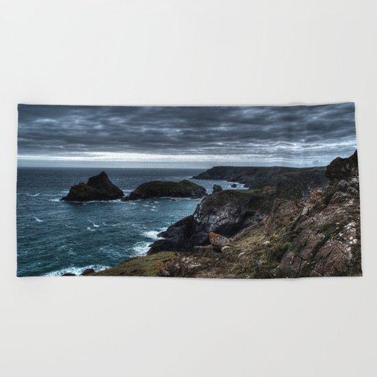 Let it rain on me Beach Towel