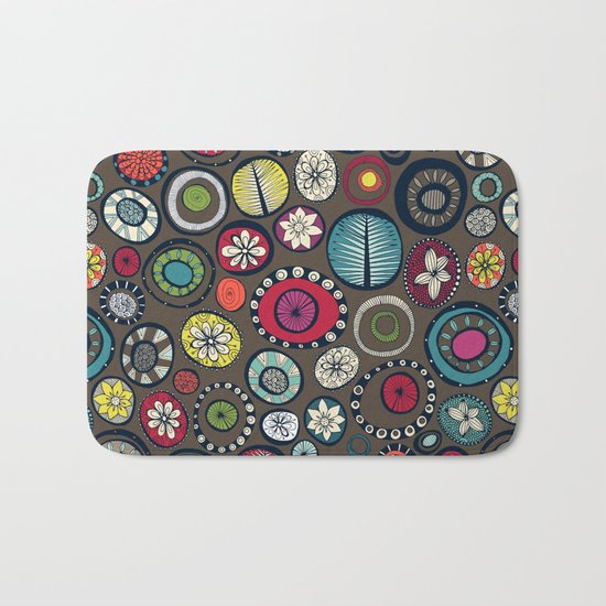 Honolulu hoops brown Bath Mat