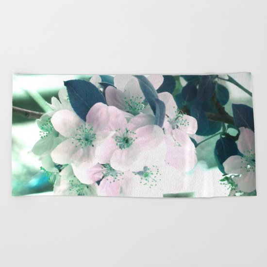 Rêveries Beach Towel