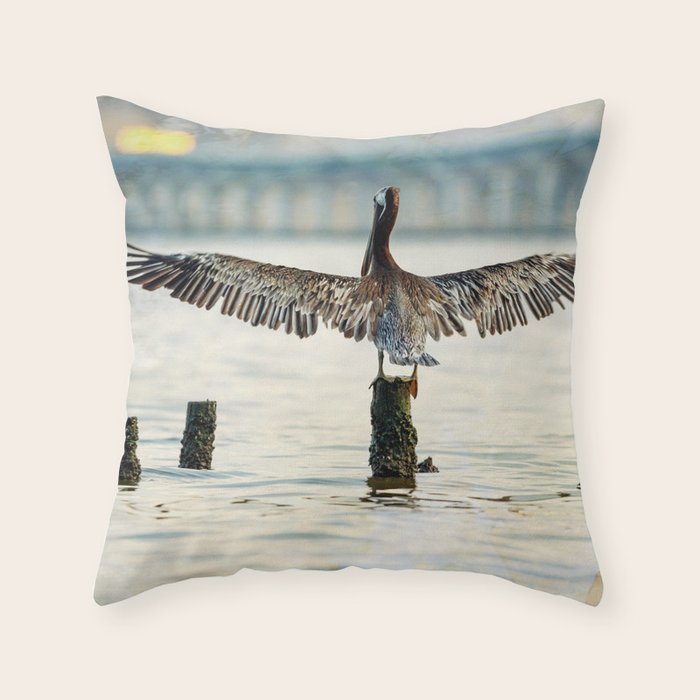 Pelican throw pillows 2025