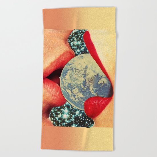 Lovers who eat the world Beach Towel