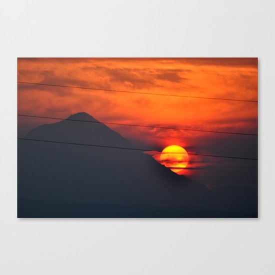 SUNSET OVER MOUNT HOOD Canvas Print