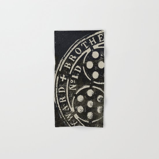 Manhole Cover 2 Hand & Bath Towel