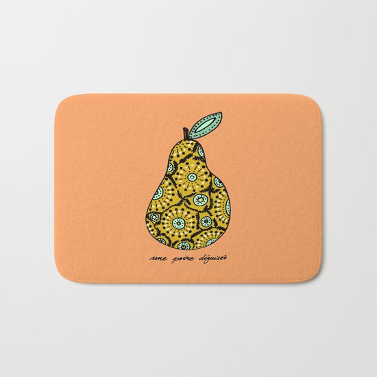 une poire déguisée Bath Mat