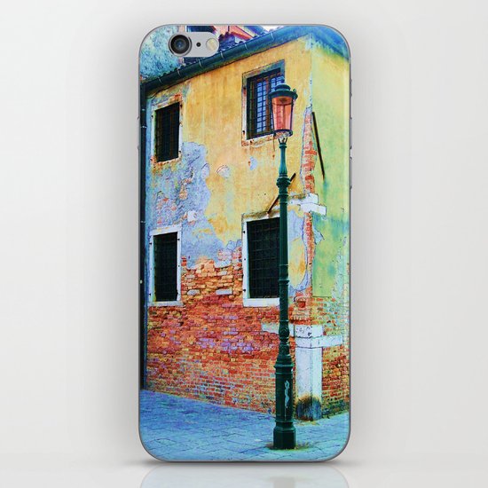 L'edificio è Felice iPhone & iPod Skin