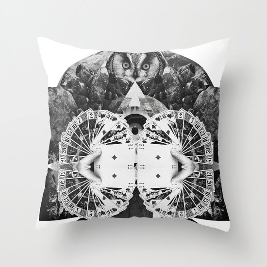 LIVE IN DREAMS Throw Pillow