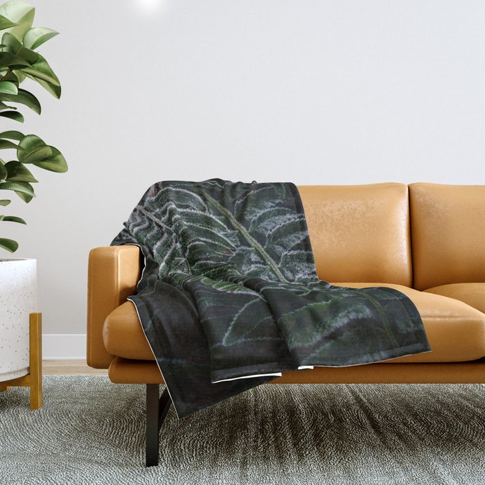Deep green fern frond Throw Blanket