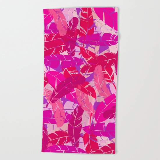 Pink feathers Beach Towel