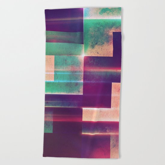 fylss hyryzynz Beach Towel
