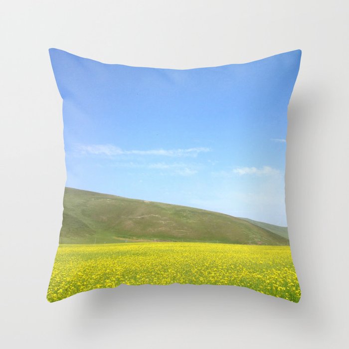 yellow flower field Throw Pillow