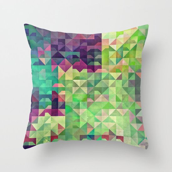 Gryyn xhrynk Throw Pillow