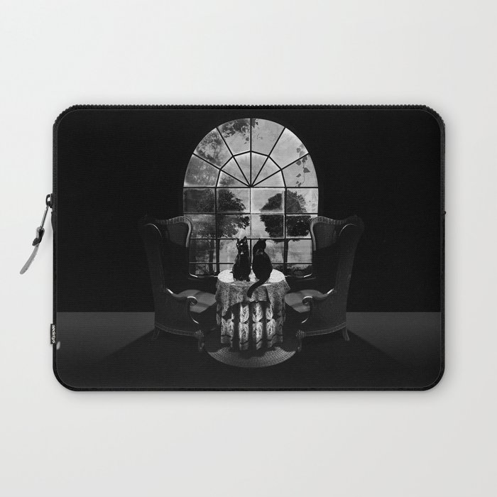 Room Skull B&W Laptop Sleeve