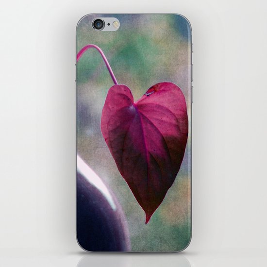 love whispers iPhone Skin