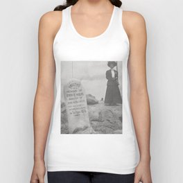 Eaten by Mountain Rats, Erin O'Keefe Epitaph - Pikes Peak Gravestone black and white photograph Tank Top