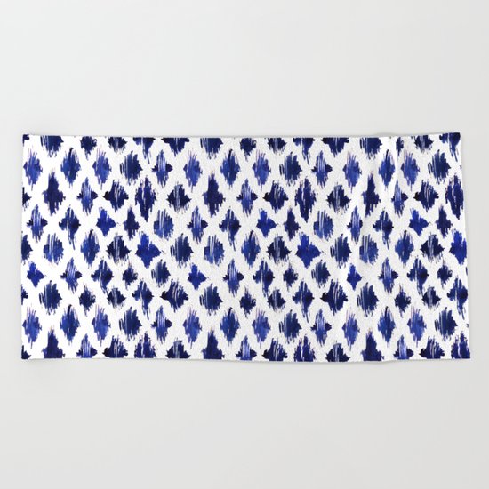 Shaking ultramarine Beach Towel