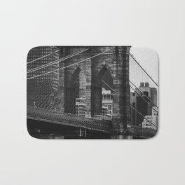 Brooklyn Bridge and Manhattan skyline in New York City black and white Bath Mat