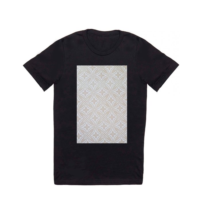 Elegant white ivory geometric quatrefoil pattern T Shirt