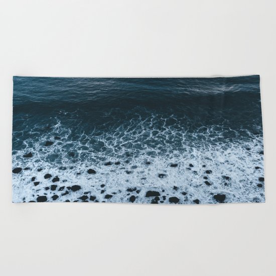 Iceland waves and shapes - Landscape Photography Beach Towel