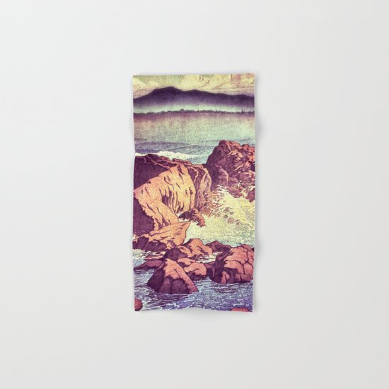 Stopping by the Shore at Uke Hand & Bath Towel