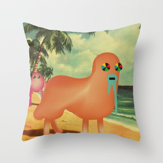 BeacH_PostCArD Throw Pillow