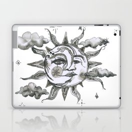 "Tarot style" sun and moon with white background Laptop Skin