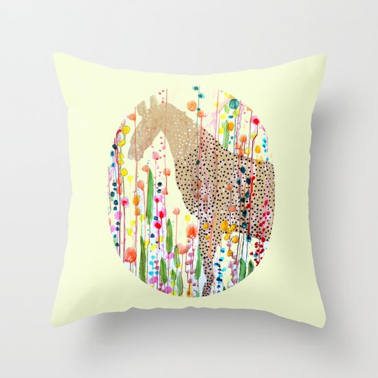 le bonheur est dans le pré Throw Pillow