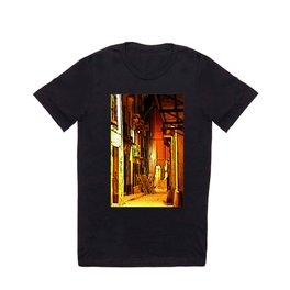 Waiting in Close View T Shirt
