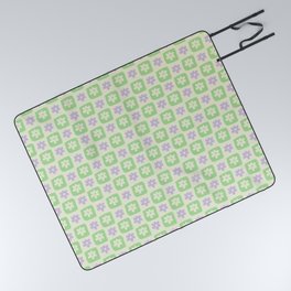 Hand-Drawn Checkered Flower Shapes Pattern Picnic Blanket