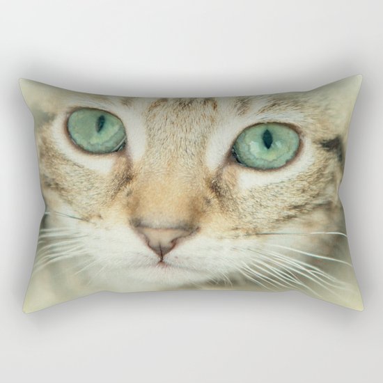 FELINE BEAUTY Rectangular Pillow