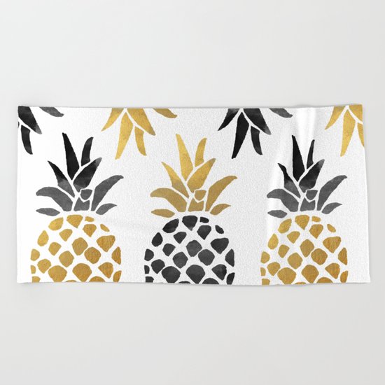 gold pineapple Beach Towel