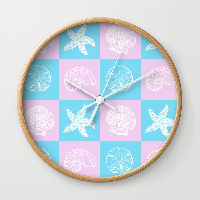 Checkered Seashells Wall Clock