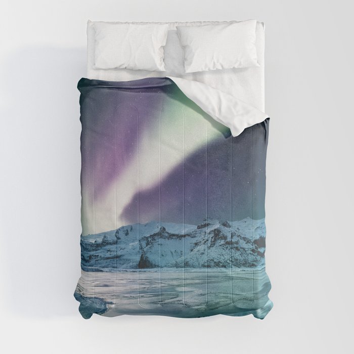 aurora in iceland Comforter