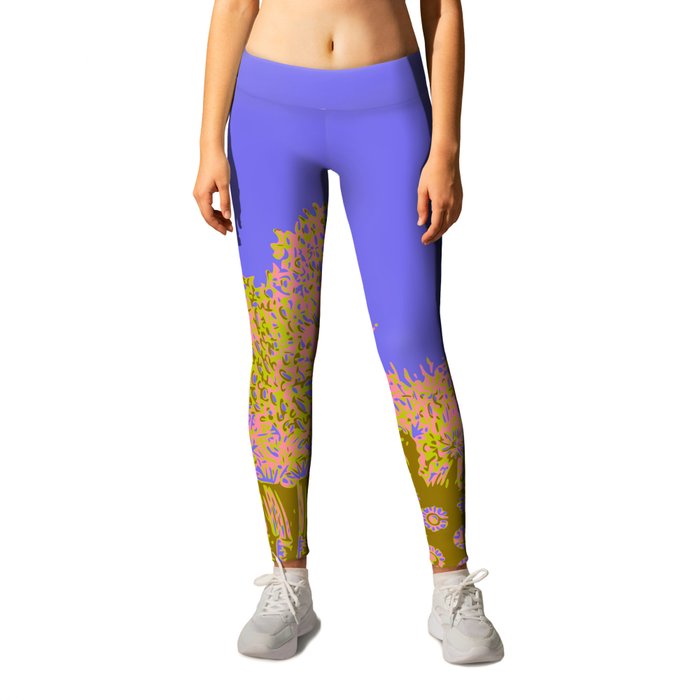 Colorful Coral Garden Underwater Ocean Scenery with Water Plants and Sea Animals Leggings