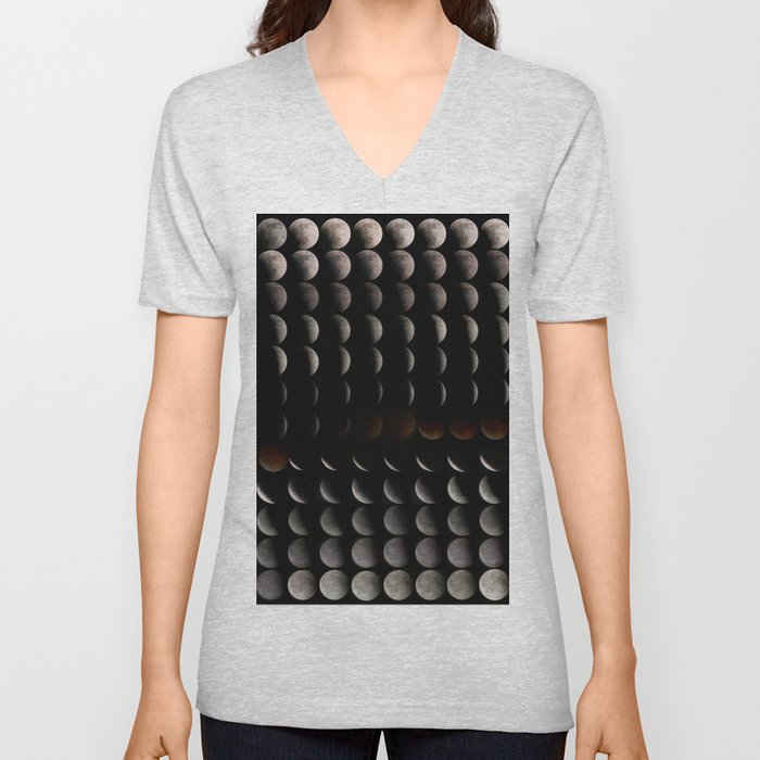 Super Moon, Blood Moon, Timelapse of a Total Lunar Eclipse showing all phases V Neck T Shirt