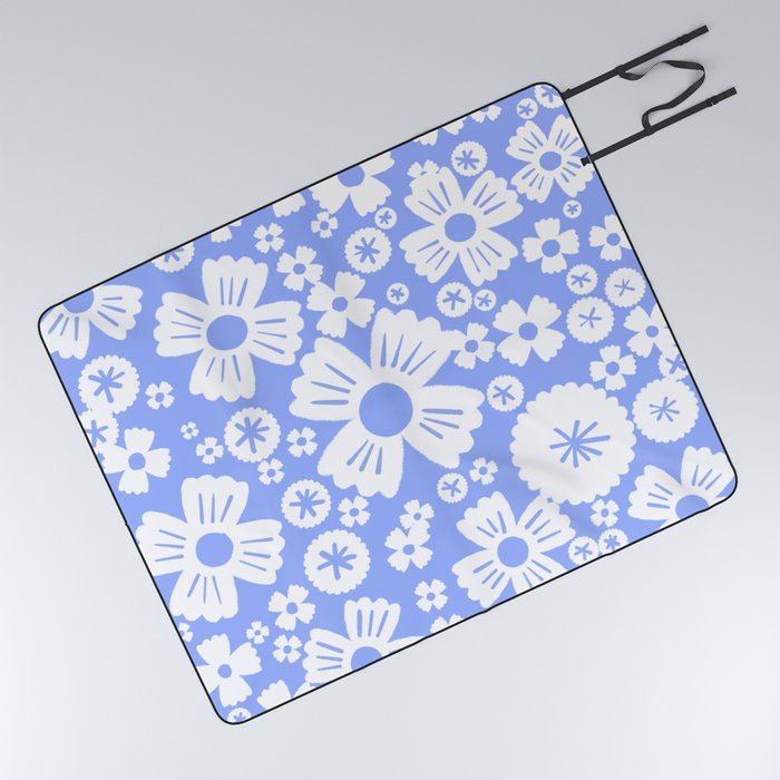 Modern Retro Light Denim Blue and White Daisy Flowers Picnic Blanket