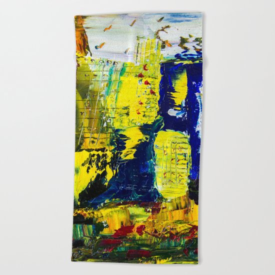 Summer in the city Beach Towel