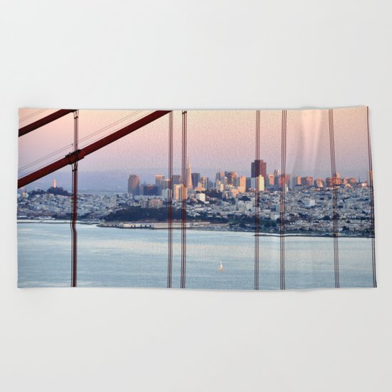 SAN FRANCISCO & GOLDEN GATE BRIDGE AT SUNSET Beach Towel