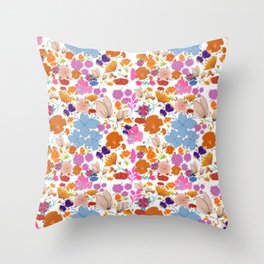 sketchy flowers Throw Pillow