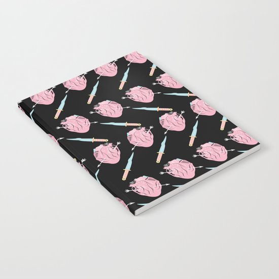 corazones y dagas Notebook