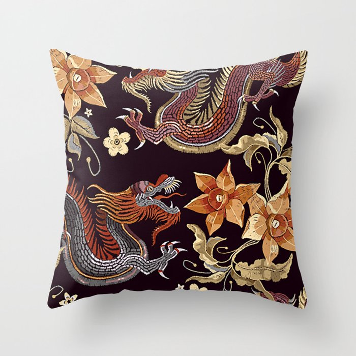Classic throw pillows 2025