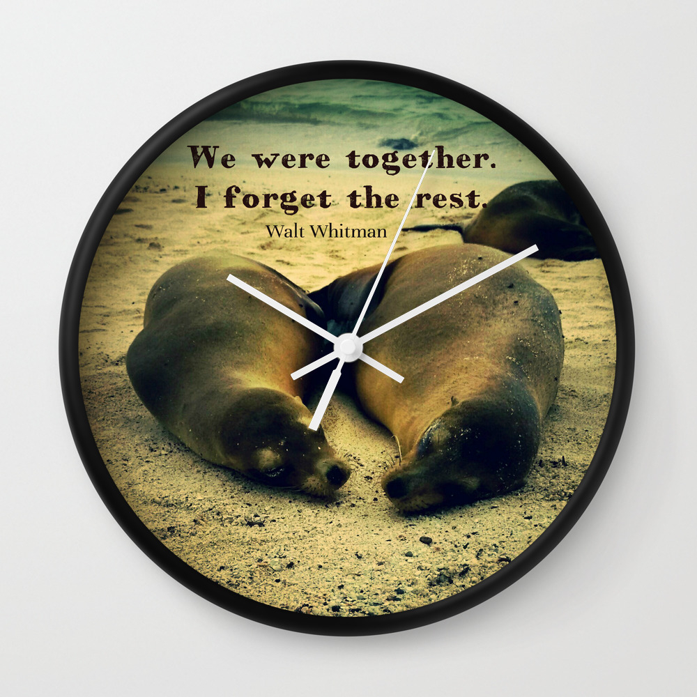 Love Couple E Sea Lions On The Beach Wall Clock