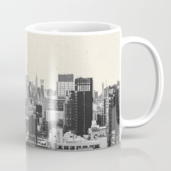 New York City Skyline - Black and White Minimalist Coffee Mug