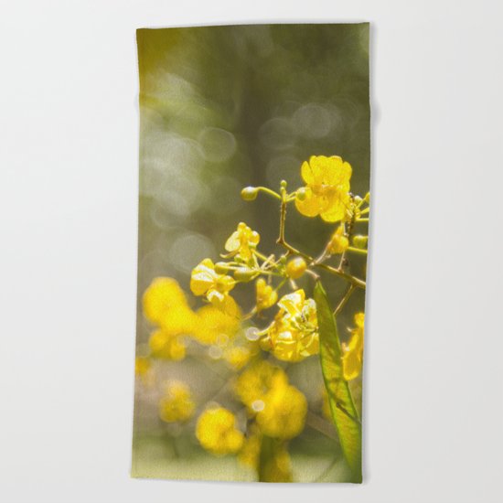Popcorn Flower Bokeh Delight Beach Towel