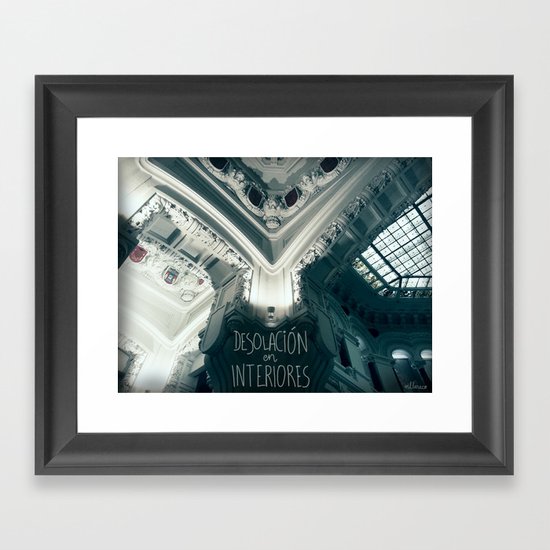 Desolación en interiores Framed Art Print